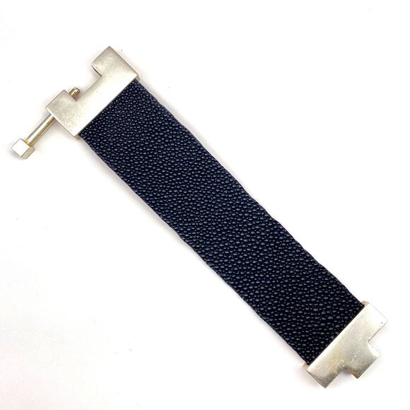 LEIGHELENA Wide Gold Hologram Stingray Leather Jigsaw Cuff -7" Size S MSRP $148 - Picture 4 of 10